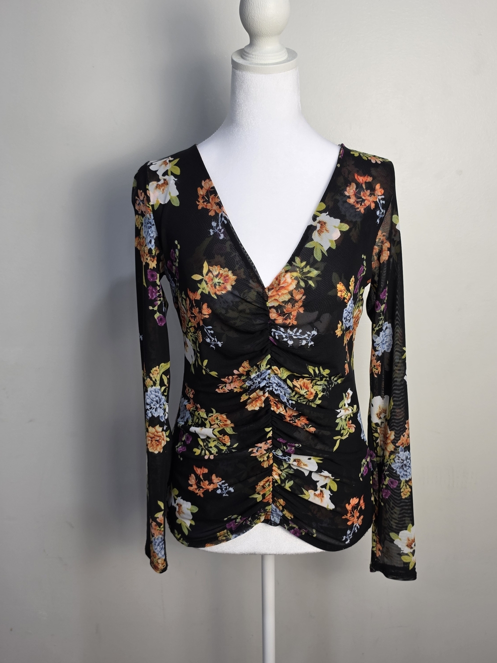 INC International Concepts Black Floral V-Neck Ruched Long Sleeve Top